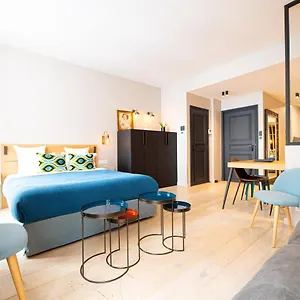 Du Louvre Apartment
