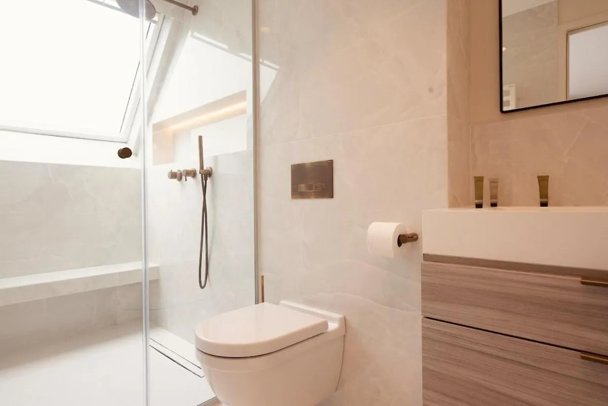 Stylish Triplex With Amazing Terrace Near Louvre Apartment Paris